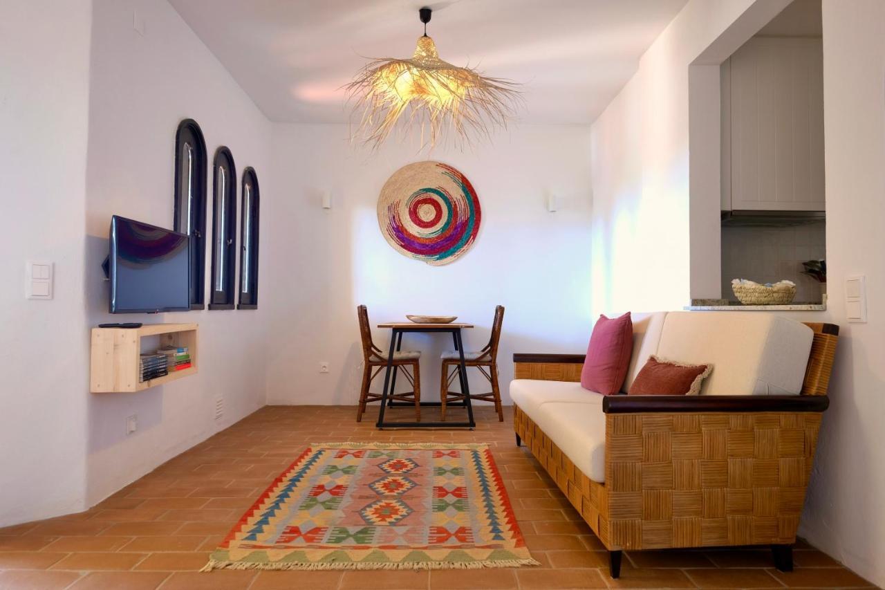 Cozy Beach Apartment W/ Sea View, Free Parking & Ac Carvoeiro  Exterior photo